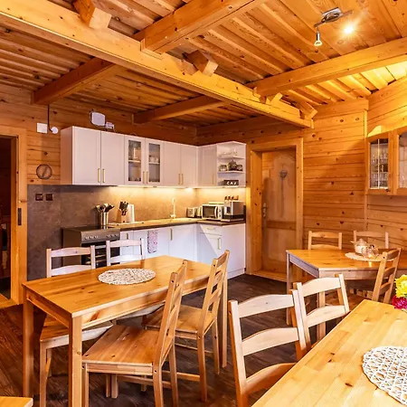 Kubinska Hola アパート