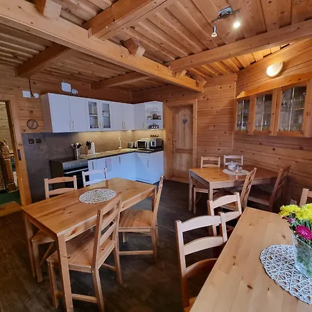 アパート Kubinska Hola ドルニー・クビーン