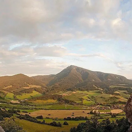 アパート Kubinska Hola *