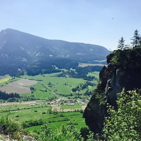 アパート Kubinska Hola *